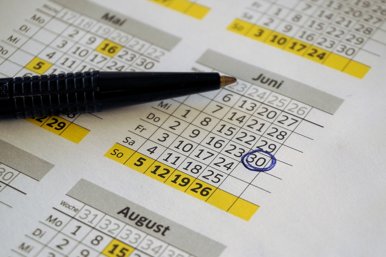 Un calendrier avec une date entourée.